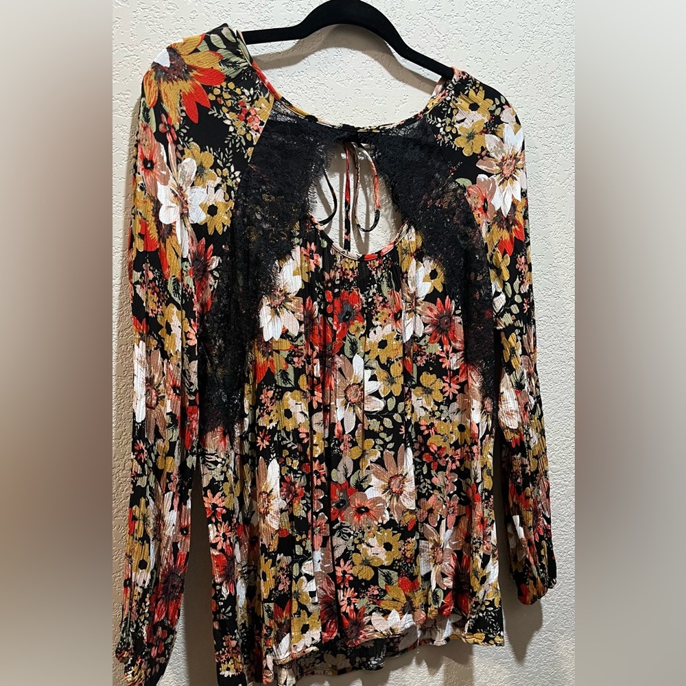Entro women’s floral blouse